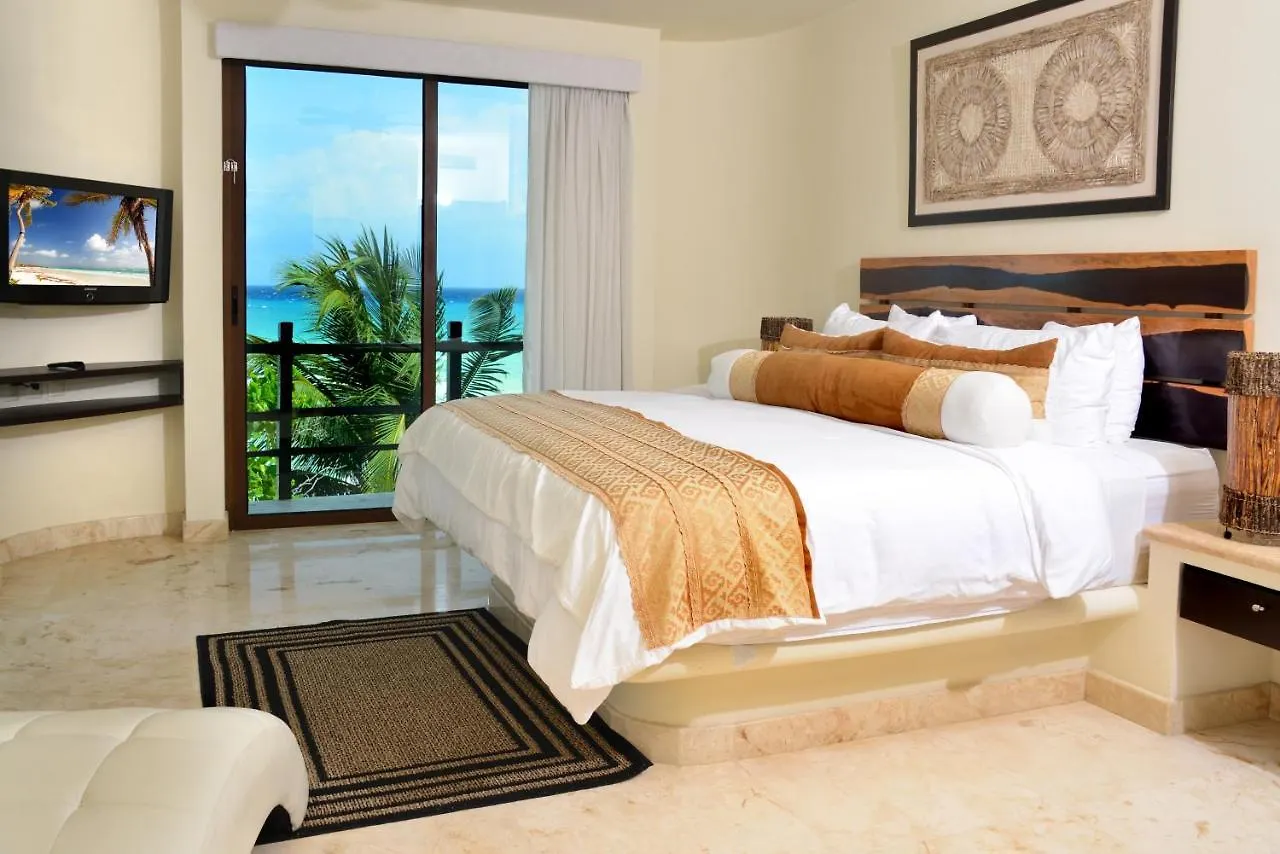 El Taj Oceanfront And Beachside Condo Hotel Playa del Carmen