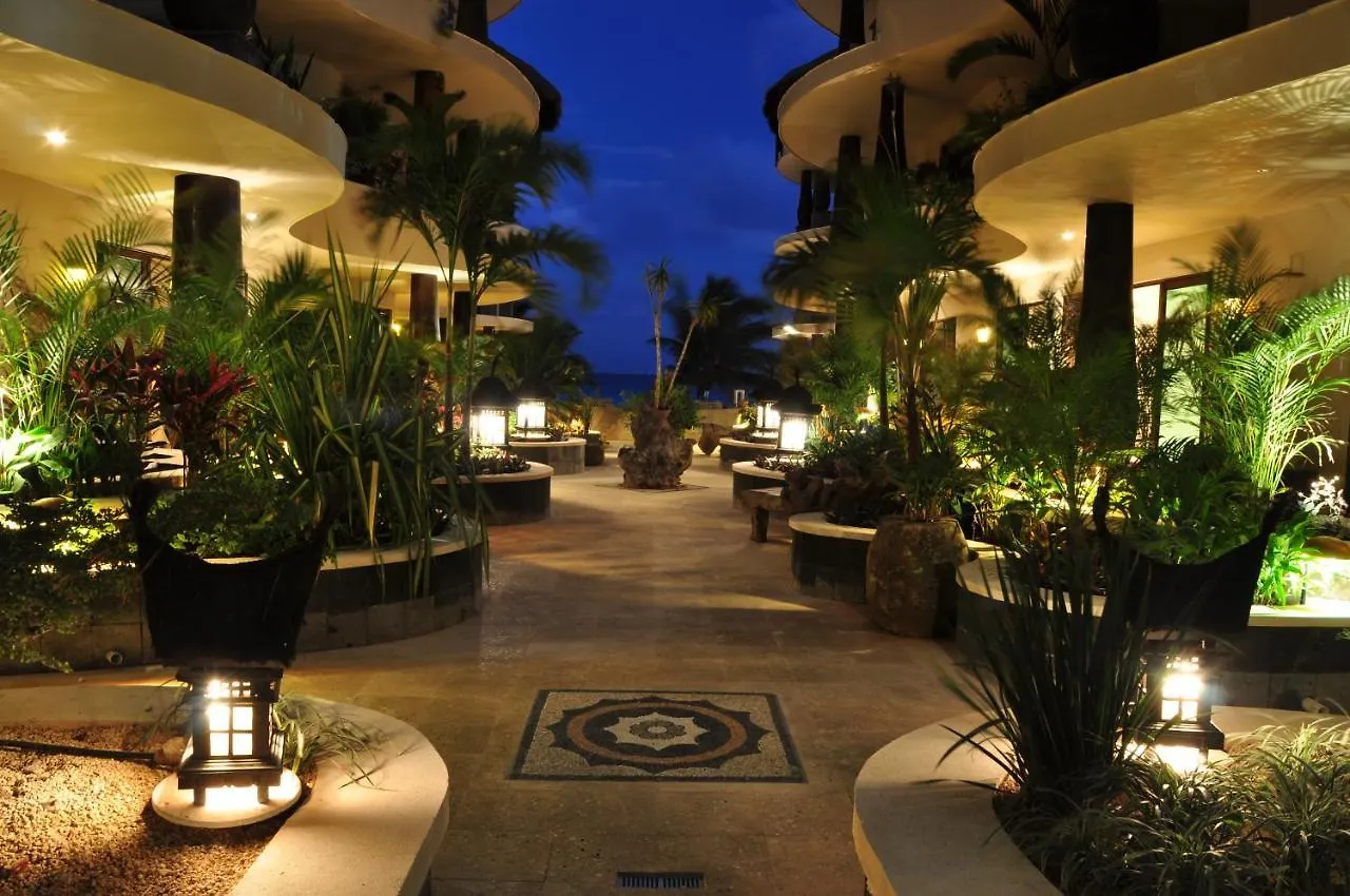 El Taj Oceanfront And Beachside Condo Hotel Playa del Carmen