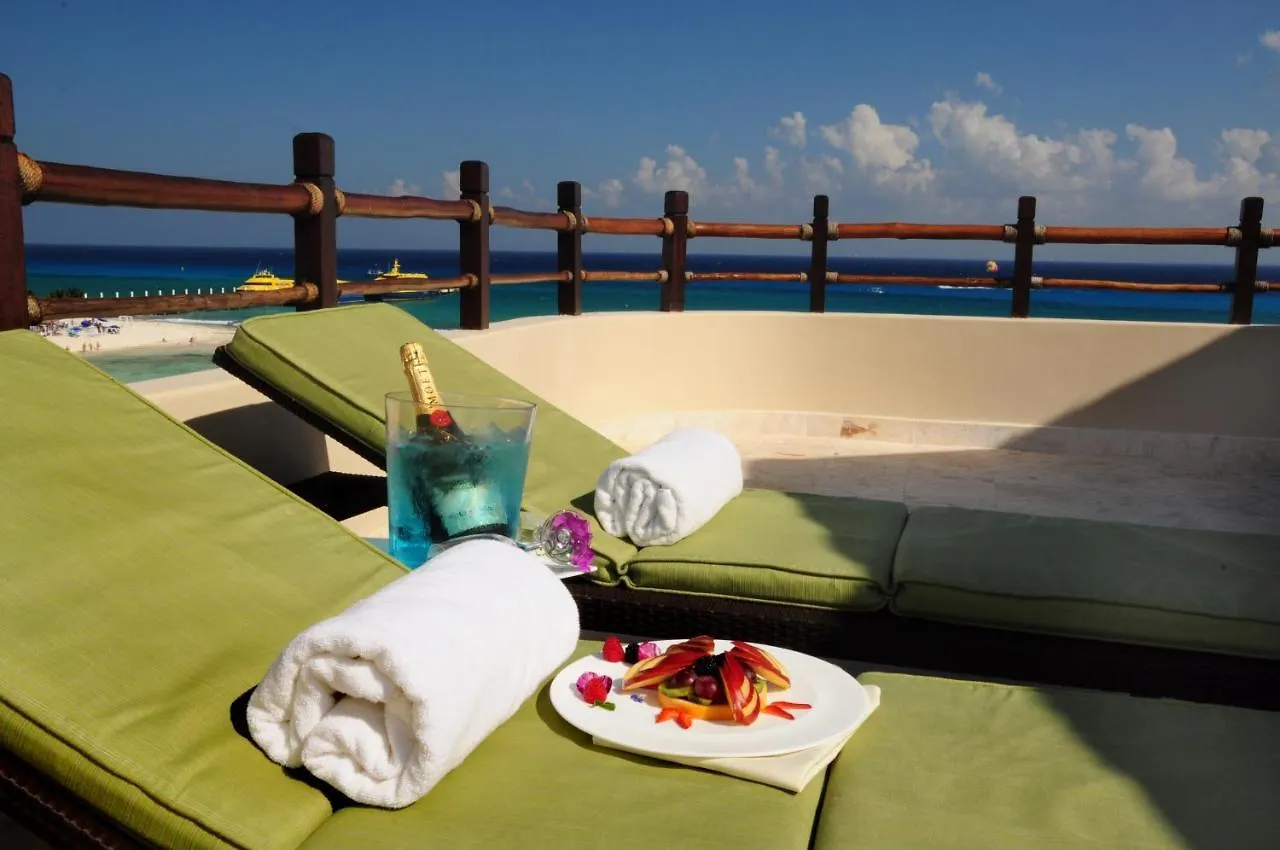 El Taj Oceanfront And Beachside Condo Hotel Playa del Carmen