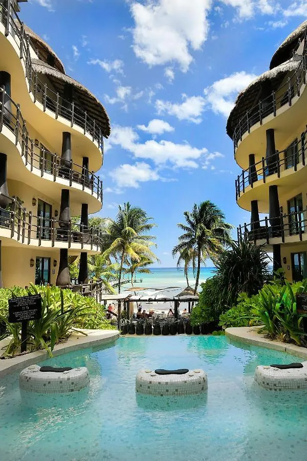 El Taj Oceanfront And Beachside Condo Hotel contacts