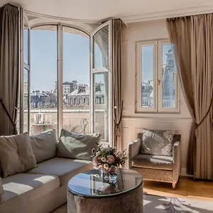 La Clef Louvre By The Crest Collection Paris