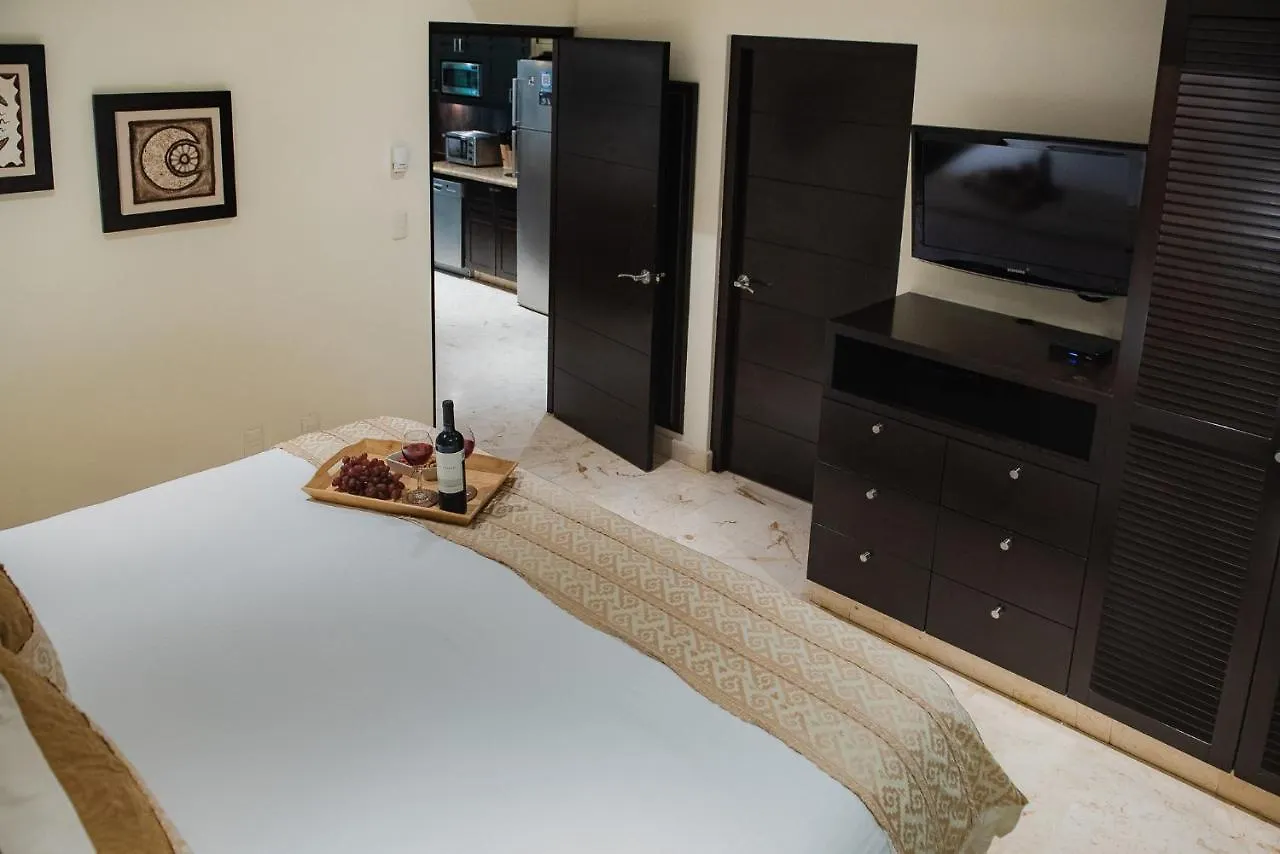 פלאייה דל כרמן El Taj Oceanfront And Beachside Condo Hotel