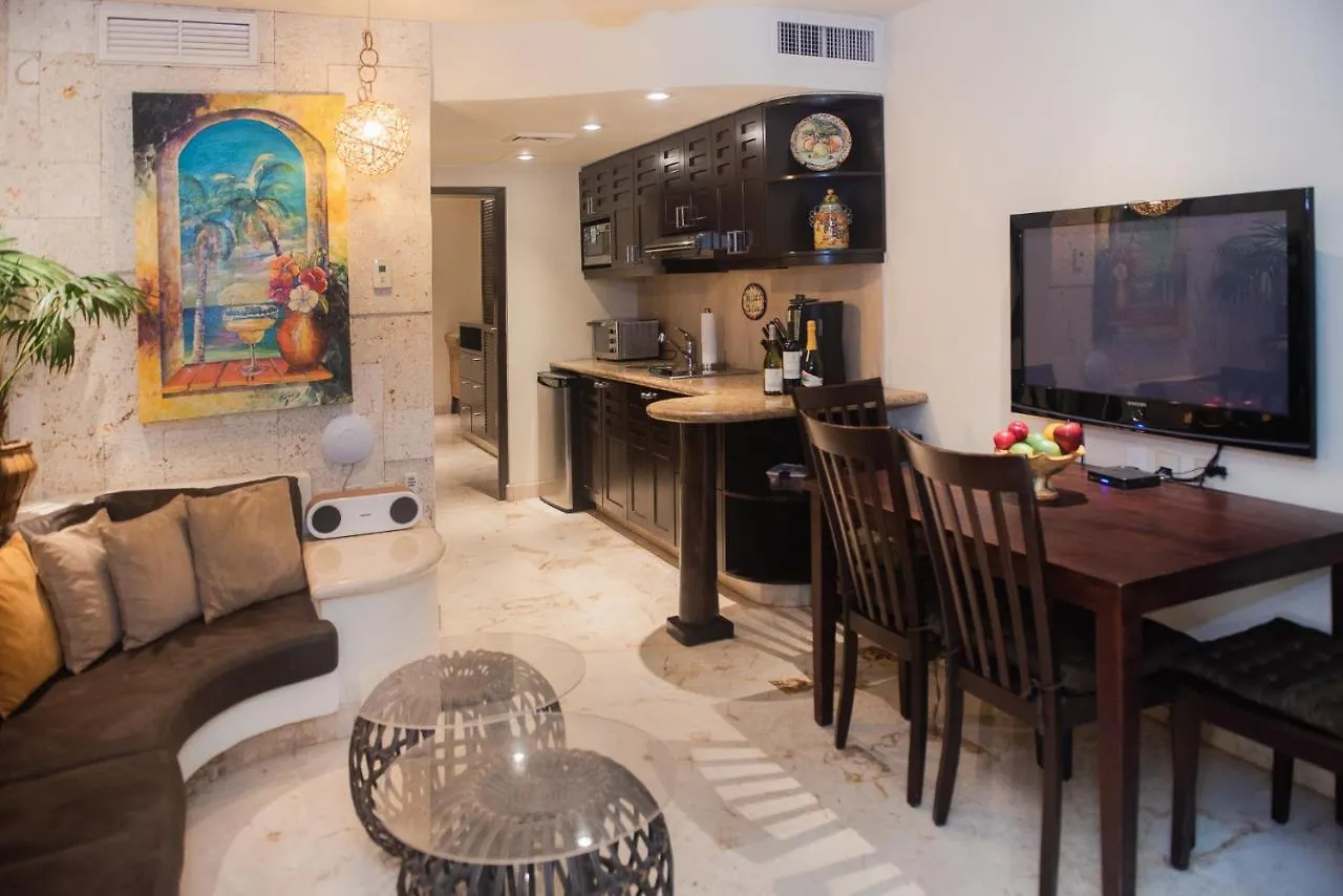 פלאייה דל כרמן El Taj Oceanfront And Beachside Condo Hotel