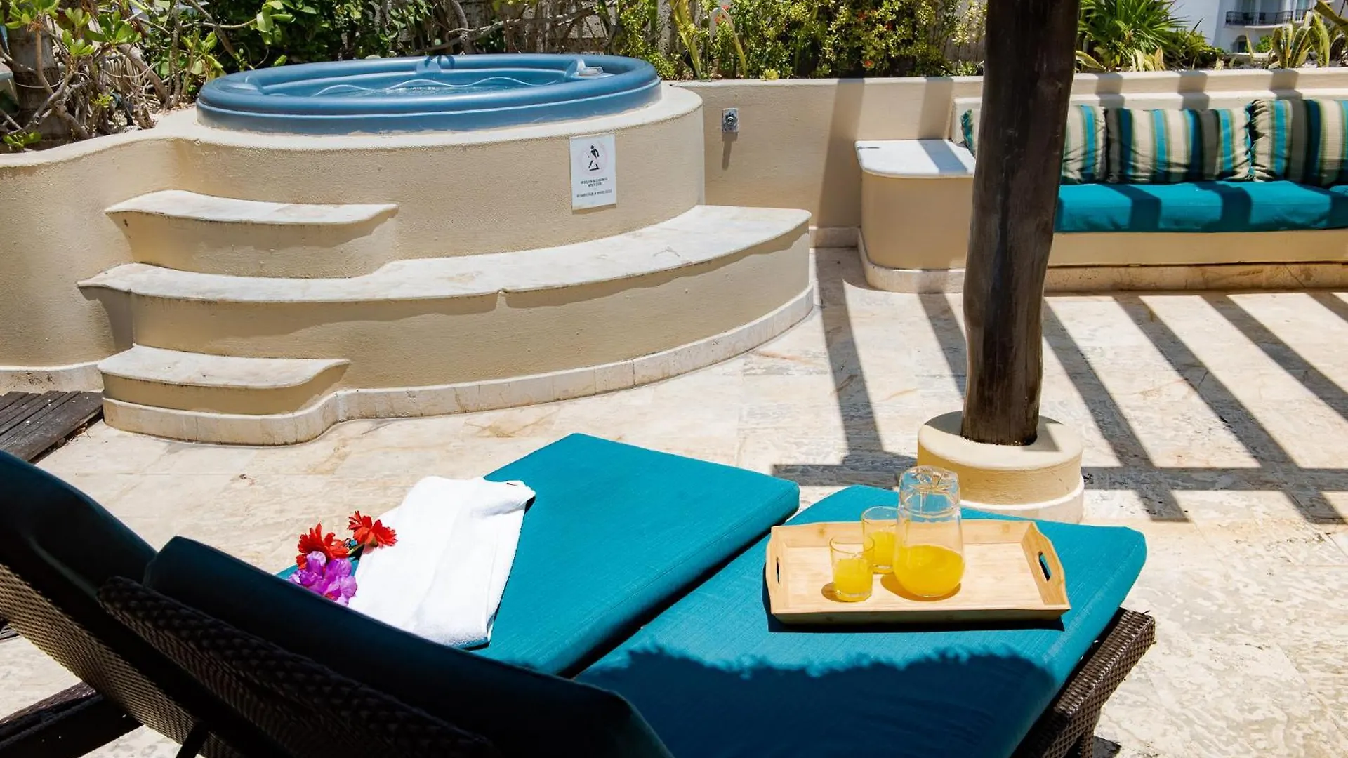 פלאייה דל כרמן El Taj Oceanfront And Beachside Condo Hotel