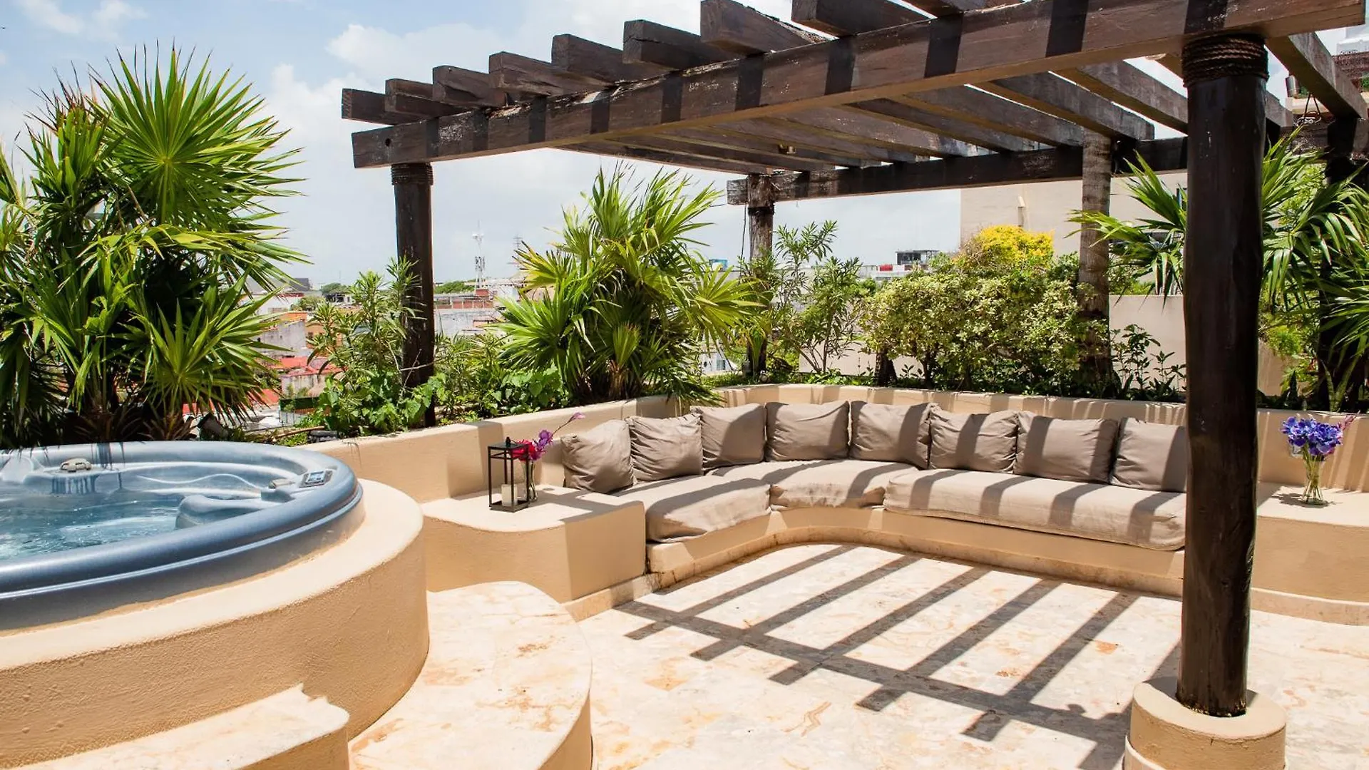 פלאייה דל כרמן El Taj Oceanfront And Beachside Condo Hotel