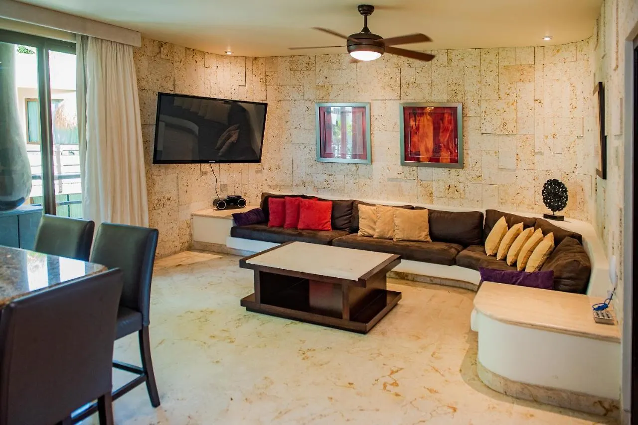 ****  El Taj Oceanfront And Beachside Condo Hotel Playa del Carmen Meksyk