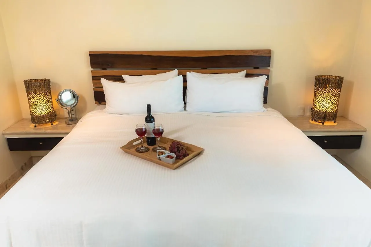 El Taj Oceanfront And Beachside Condo Hotel Playa del Carmen